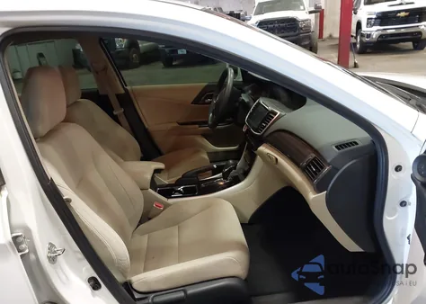 2017 Honda Accord Ex z USA, uszkodzony, nr VIN 1HGCR2F75HA151703